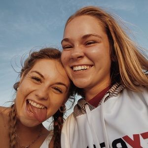 Meet your Posher, Mia